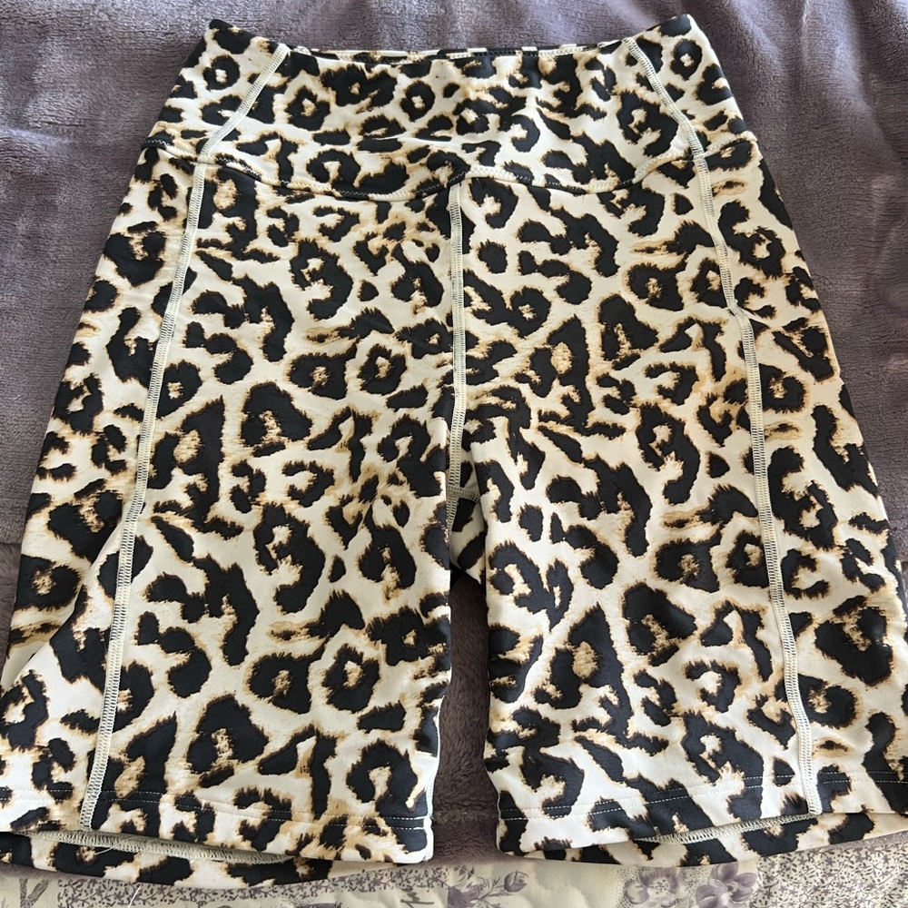 Abercrombie leopard print biker shorts size small
